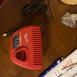 Milwaukee M12 Charger 