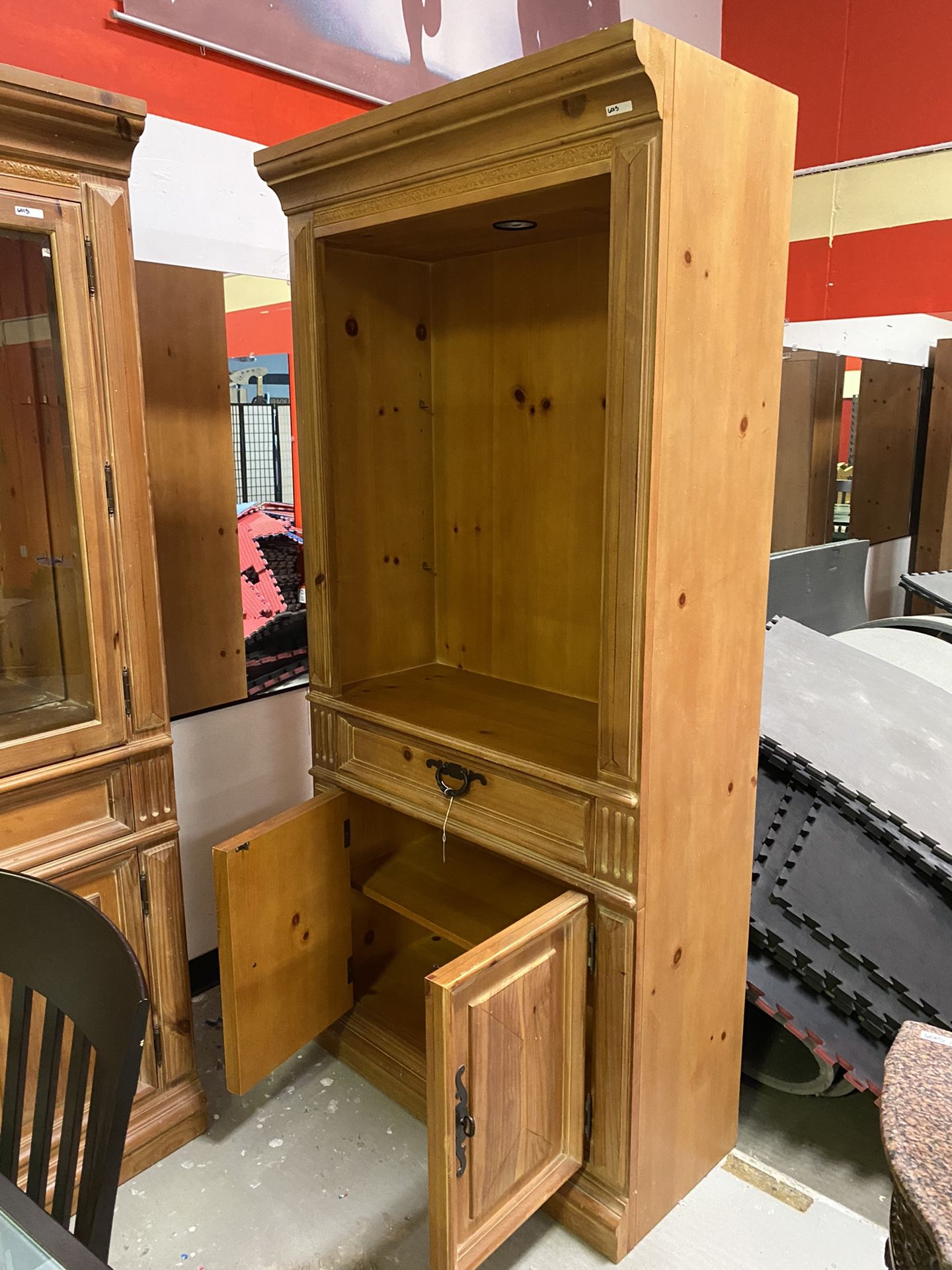 Two (2) Matching Display Hutches