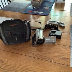 Panasonic SDR-H40P Video Camera With 40 Gig Built In Hard Drive