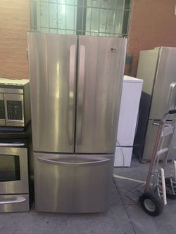 Nevera de 30” LG freezer abajo