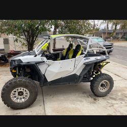Polaris, Can-am, Razor