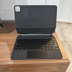 iPad Magic Keyboard (11 Inch Pro and Air Models)