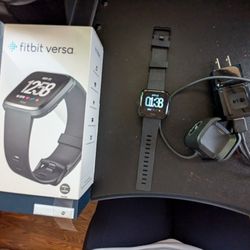 Fitbit Versa 6 Months Old With Charger And Extra Band
