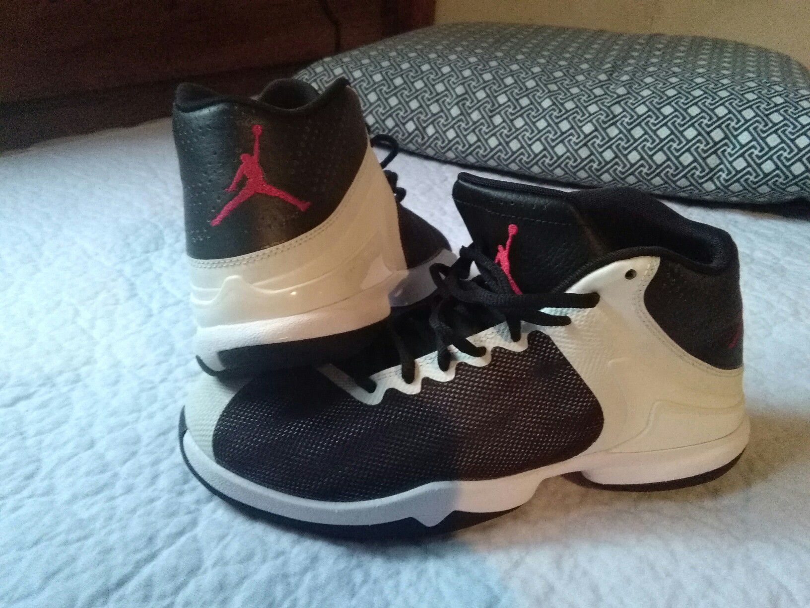 New size 8 Jordan