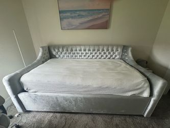Daybed twin sized like new