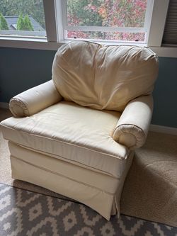 Nursery rocker/glider