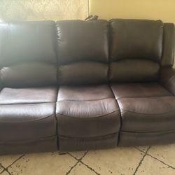 Abbyson Leather Reclining Sofa And Love Seat Brand New Condition 