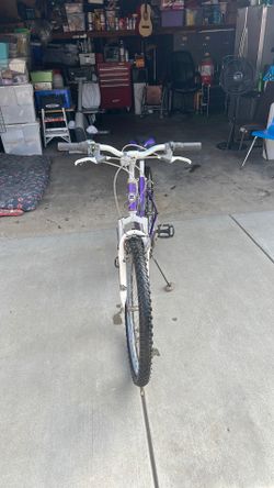 Women mountain bike