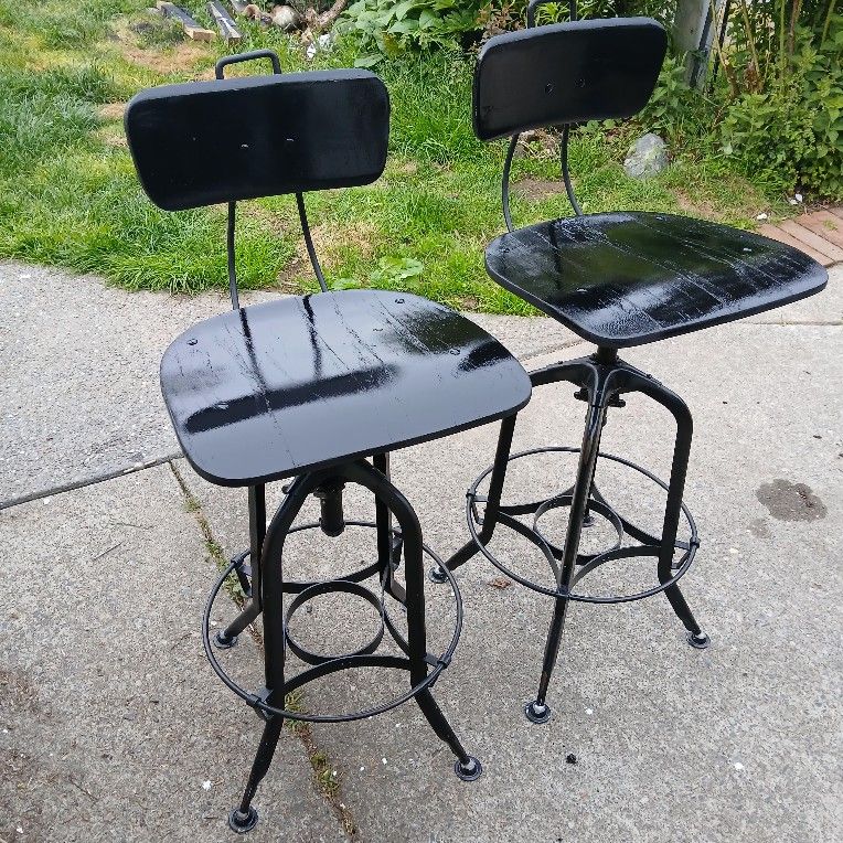 Antique Style Industrial Metal Bar Stools Counter Height Steam Punk Mid Century Vintage Soda Fountain Black
