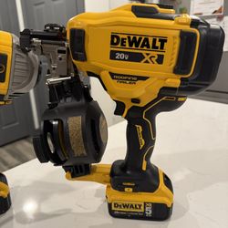 Dewalt Roofing Nail Gun ((TOOL ONLY))