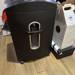 Paper Shredder 