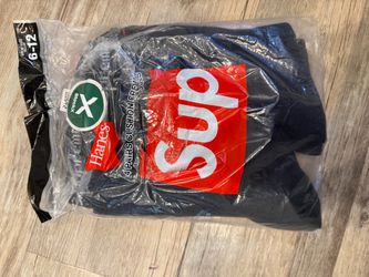 Supreme socks black