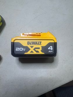 DeWalt 20V 4 AH Battery
