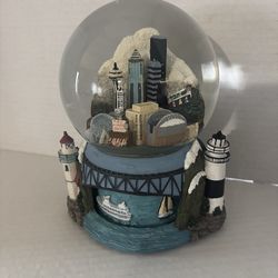 Seattle Landmarks Glitter  Musical Globe