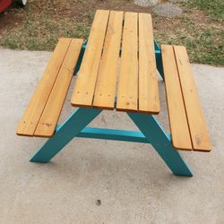 Picnic Table For Kids 