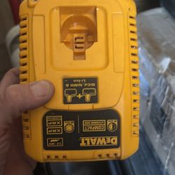 18 V Dewalt charger