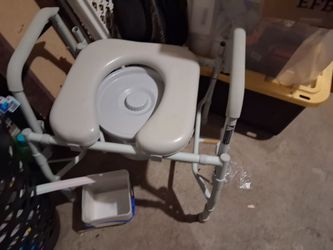 Portable Bedside Commode Chair with Bucket