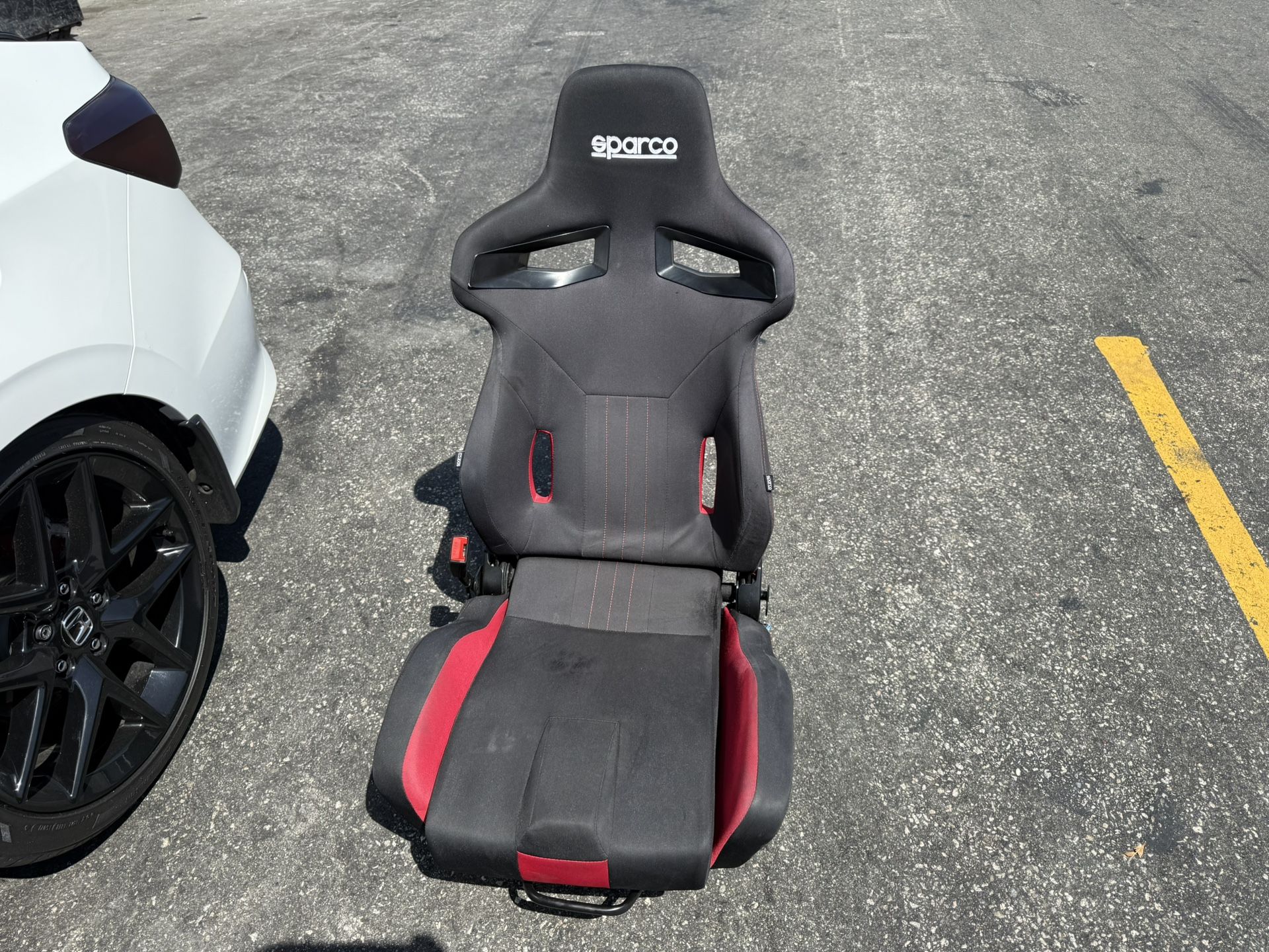 Racing seat