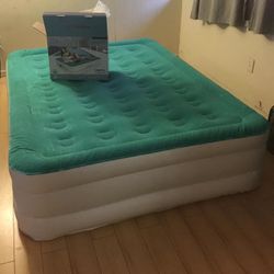 Brand New Air Mattress Camping Air Bed With Built In Pump