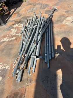 Vendo 2 juegos de tuberías completas para sombrillas    De 12 de ancho  x 20.  De largo   Las 2 x $135.