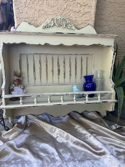 Decorative shelf