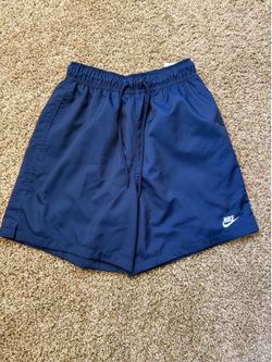 NWT Nike Sportswear Club Woven Flow Shorts Mens Size XS Navy