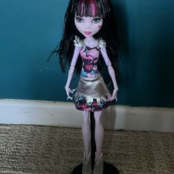 Monster High Vampire Heart Dress Doll 