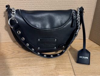 True Religion black leather chain bag( NEW)