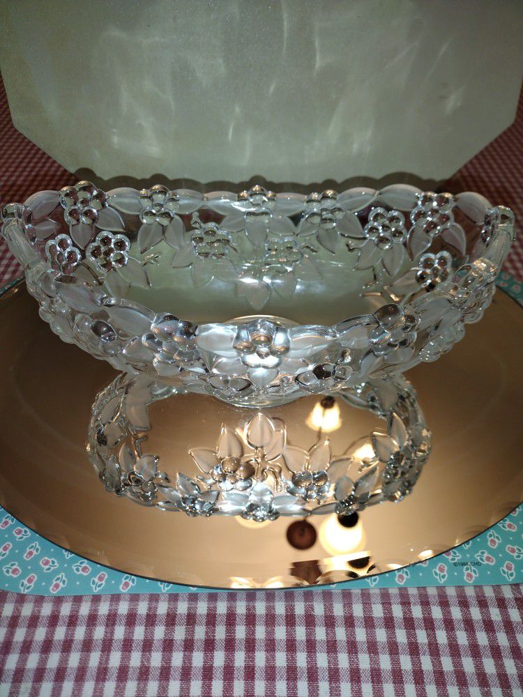 Original, Walther, Glass Crystal, West, Germany, Kidney, Shape, Bowl, 10"L, And, 5" W, Mint, Condition.