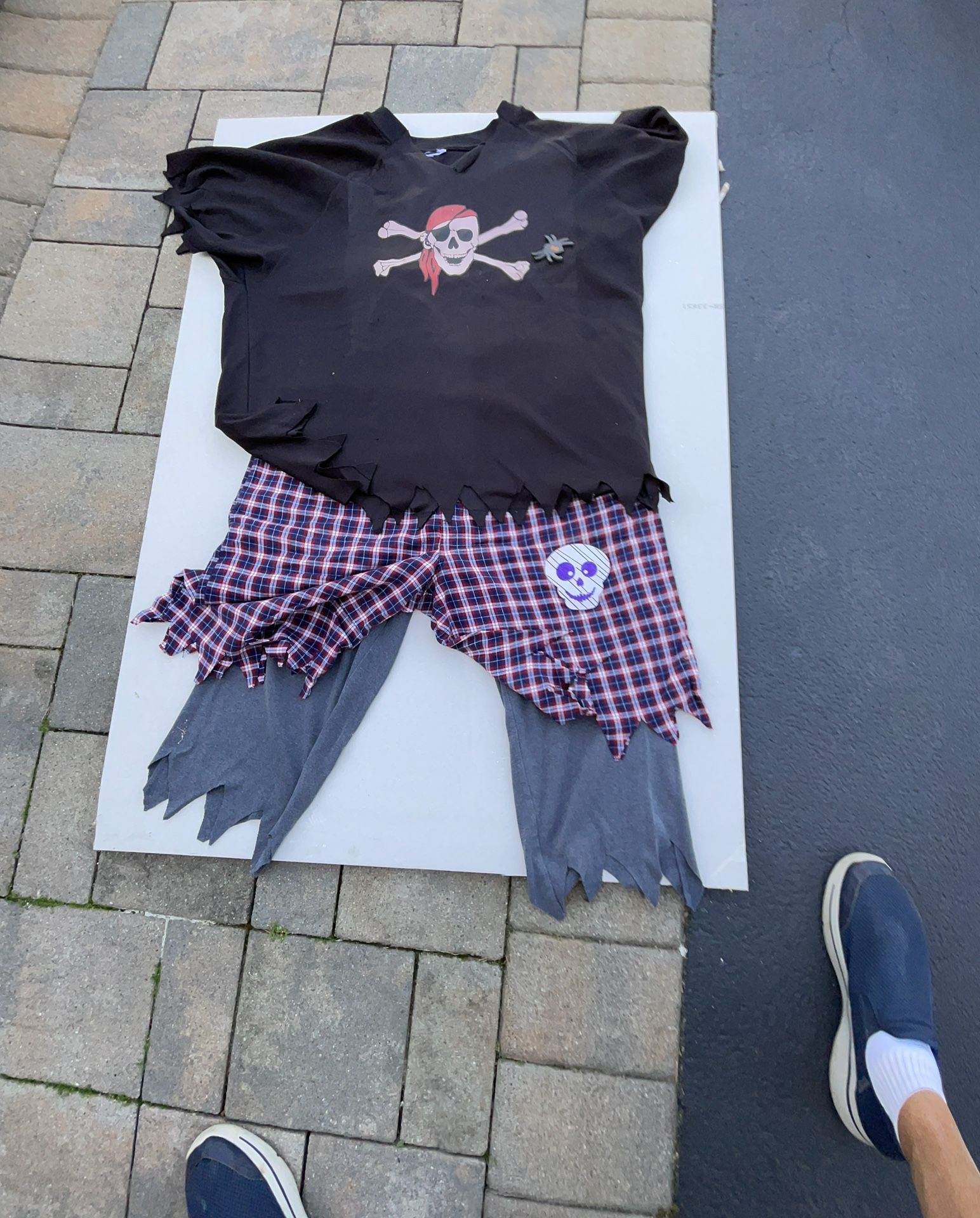 PIRATE HALLOWEEN COSTUME