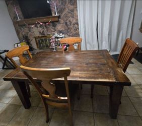 Dining table and 4 chairs
