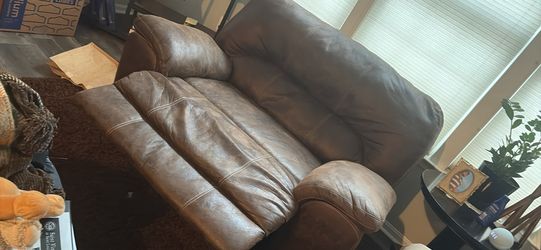 Wide chair, recliner