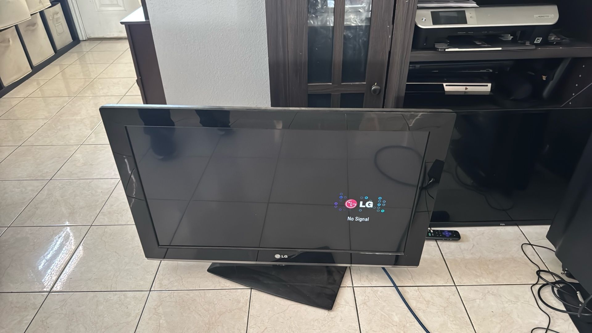 LG TV 32”