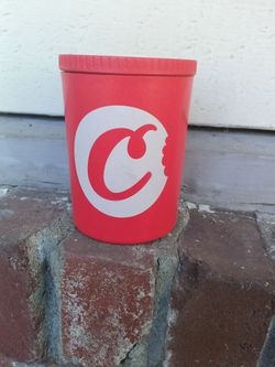 Santa Cruz shredder container