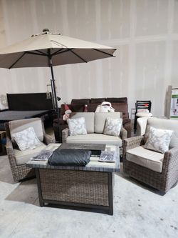 Outdoor Wicker Patio Furniture Set with Fire Pit Table
