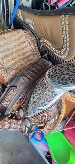 Horse saddle/ montura