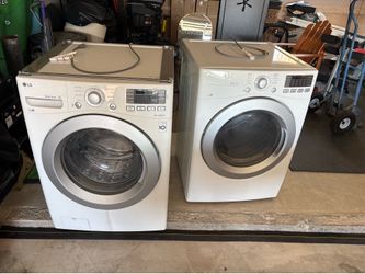 LG stackable washer 4.5 cub-ft and gas dryer