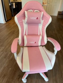 Gaming/ desk chair - like new