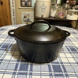 Lodge 5 Quart Cast Iron Dutch Oven 
