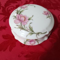 Vintage Jewelry Trinket Box Ceramic Hand Painted Oval Flowers Nippon