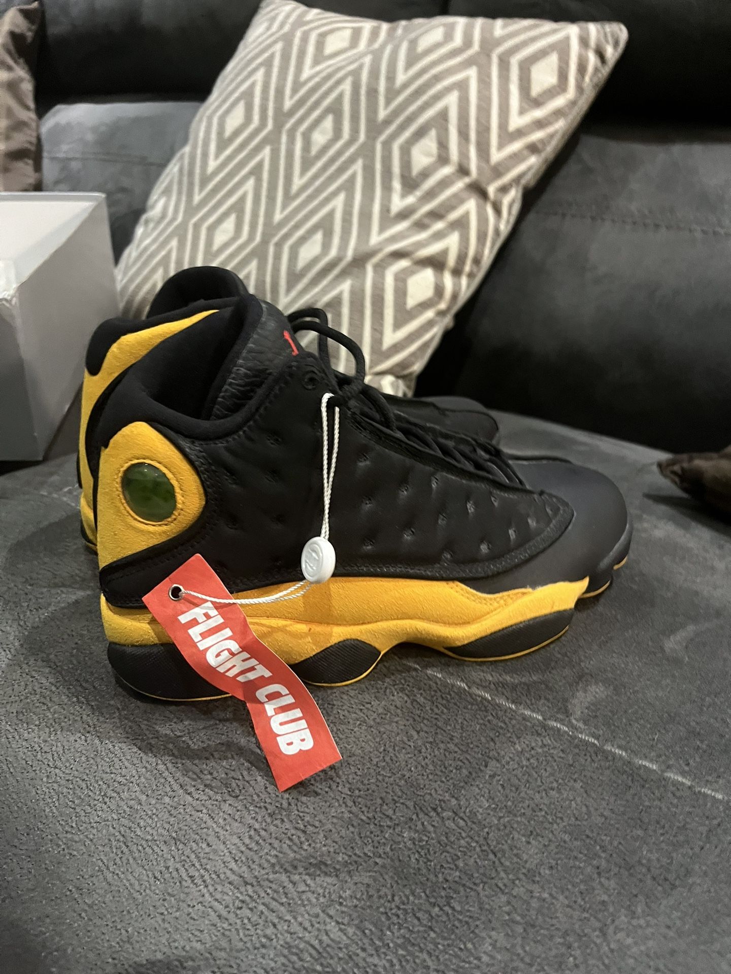 Air Jordan 13 Retro Melo Class Of 2002 University Red Gold Black Size 7 for Sale in Davenport FL OfferUp