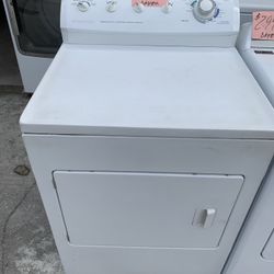 Frigidaire Dryer Super Capacity White Good Condition .  Warehouse pricing.  Warranty . Delivery Available . 2522 Market st. 33901 