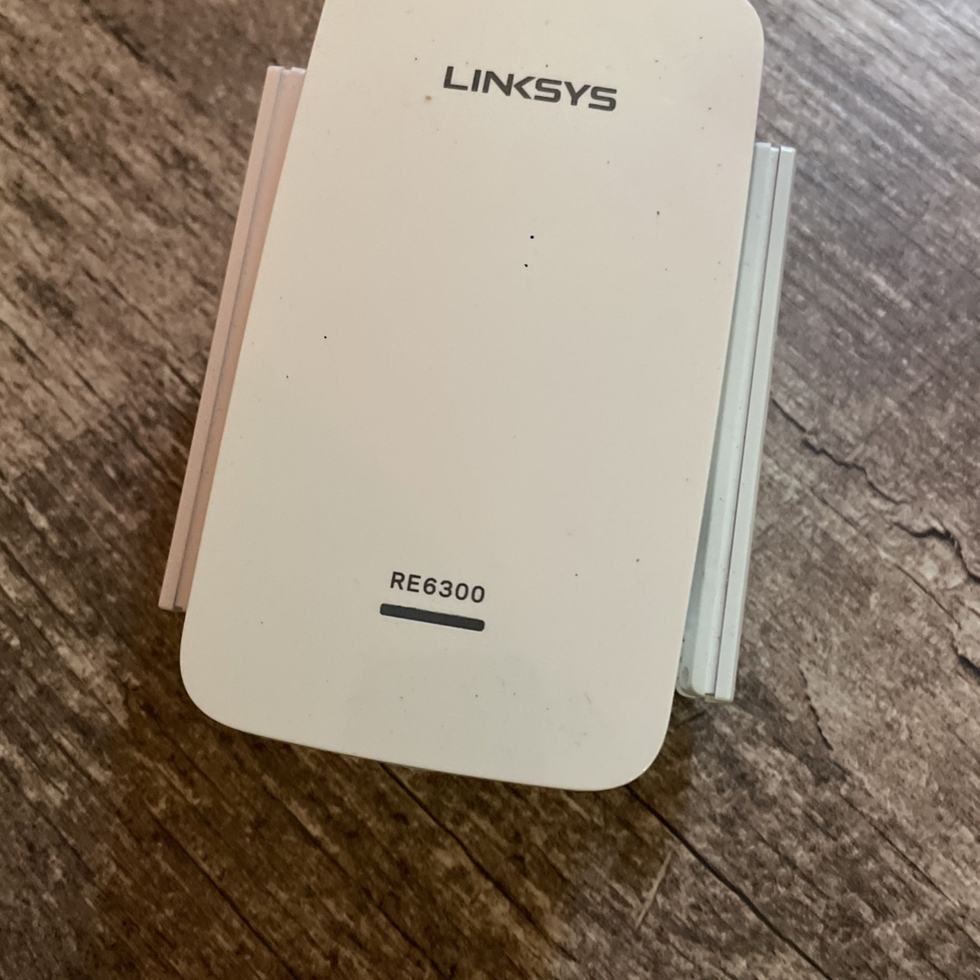 Linksys RE6300 WiFi Range Extender