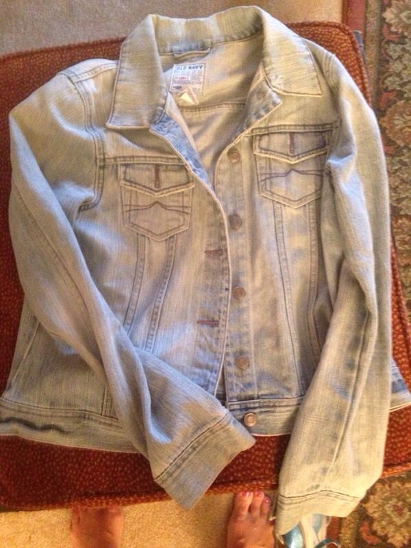Old navy sz m women's jean jacket