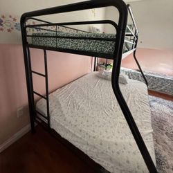 Bunk Bed Taking Offers Accepto Ofertas