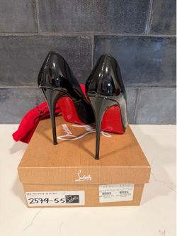 Christian Louboutin Very Prive size 5 1/2 heels