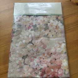 Newbridge Oblong Vinyl Tablecloth 