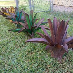 Very Lovely Metal Yard Art - AGAVE METAL PLANTS! (45 Ea.)