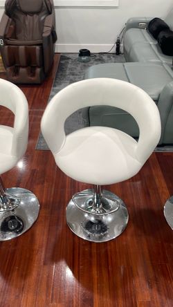 Three barstools for 100 bucks
