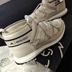 Moon boot size 10.5 mens